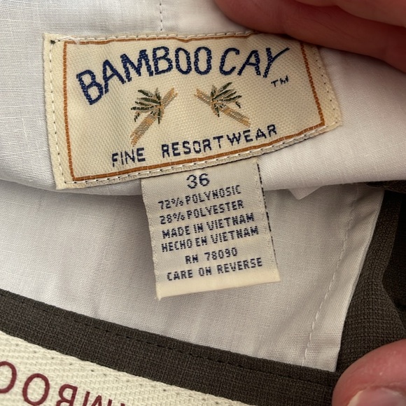 NWT men’s resort wear shorts - Picture 10 of 10